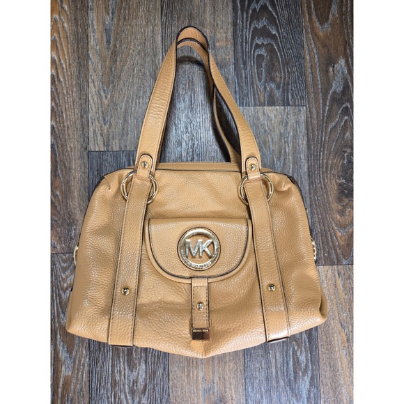 Michael Kors Handbags - Michael Kors Fulton Shoulder Bag Pebbled Leather Tan Gold Hardware Tote